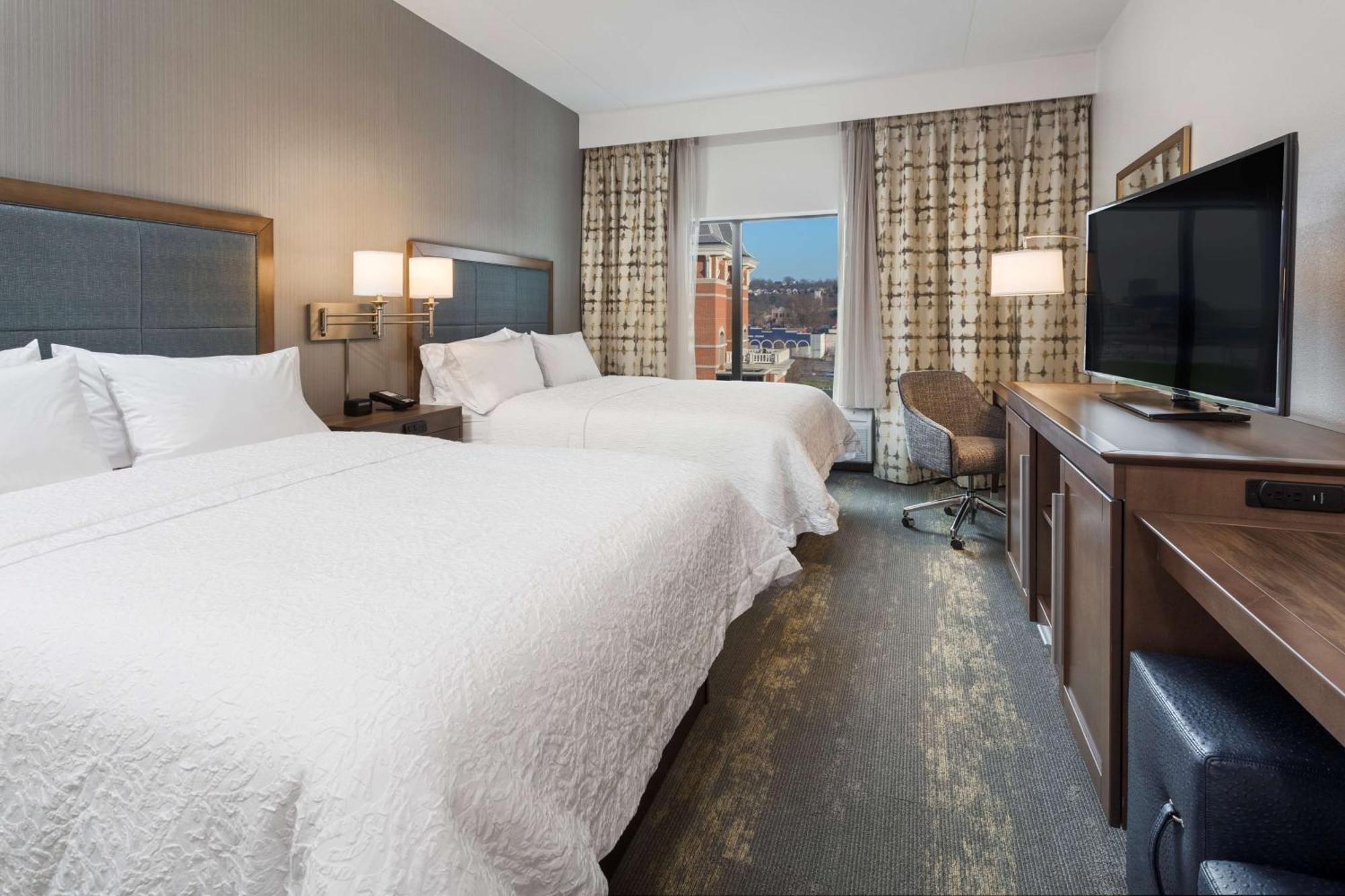 Hampton Inn & Suites Newport/Cincinnati, Ky Екстер'єр фото